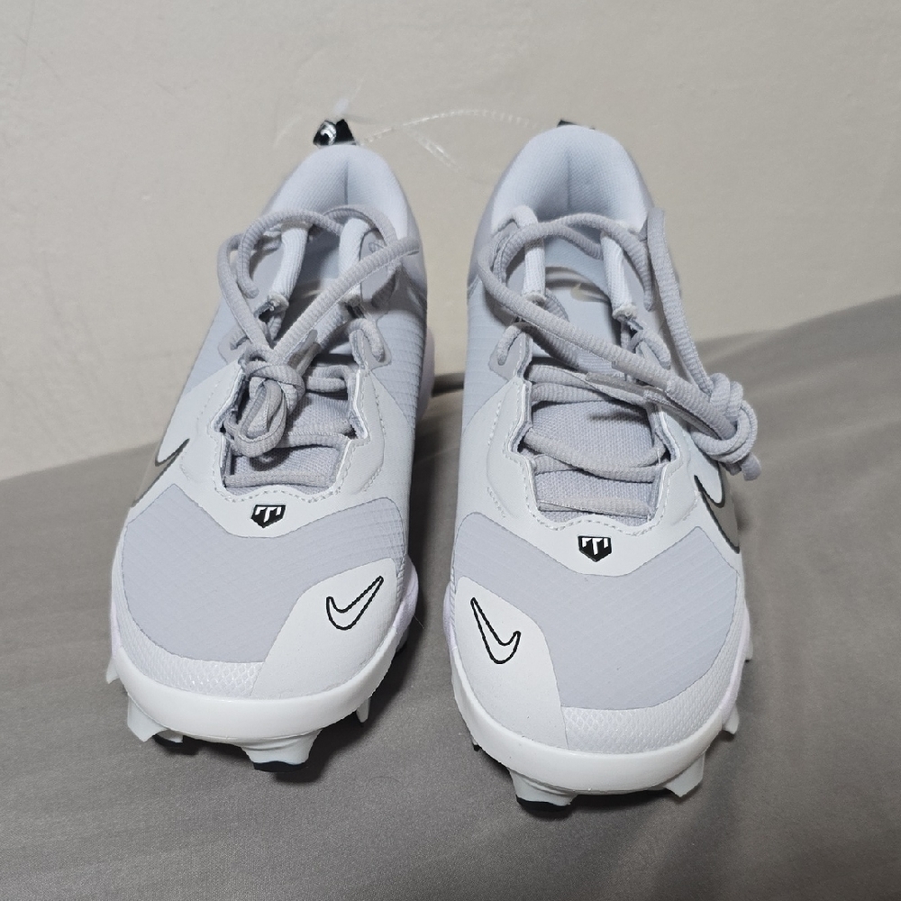Nike Kids' White and Light Gray Sneakers - Picture 1 of 6